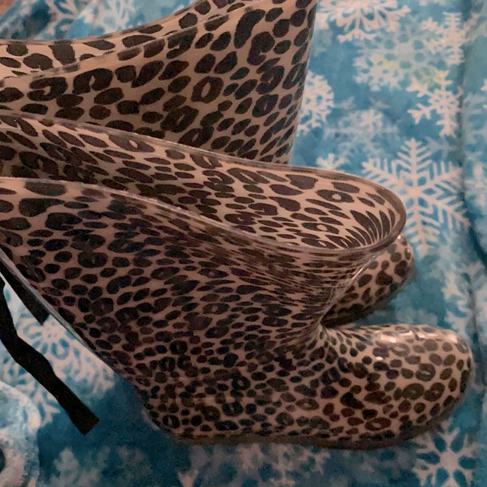 Women rain boots